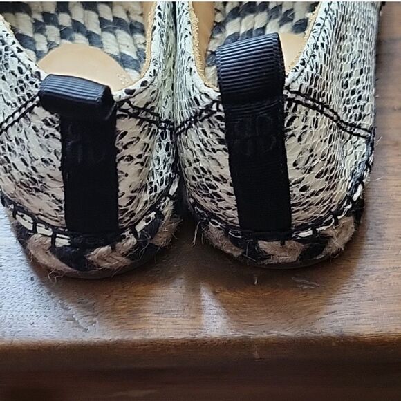 Bill Blass  - Picture 7 of 16